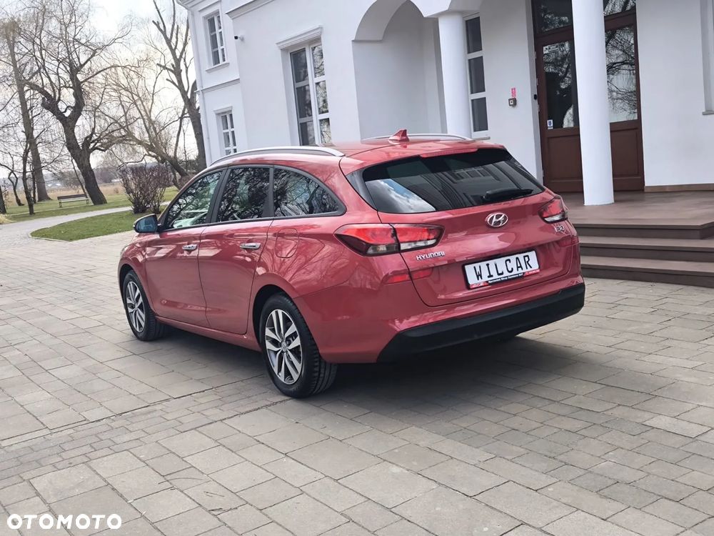 Hyundai i30 blue Kombi 1.6 CRDi Style - 17