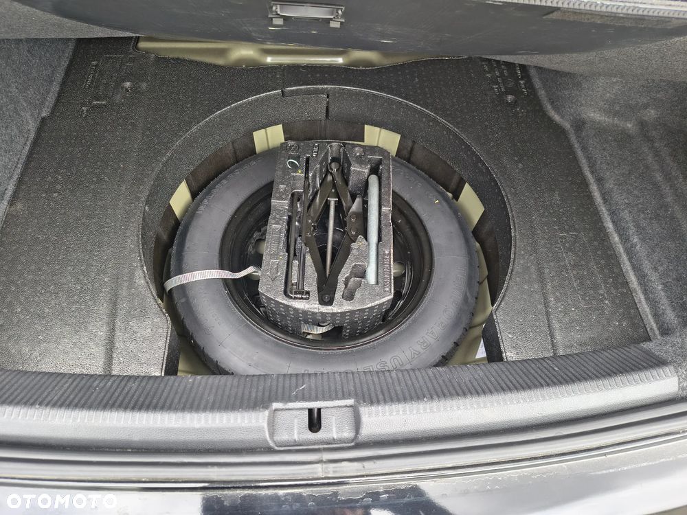 Volkswagen Passat - 13