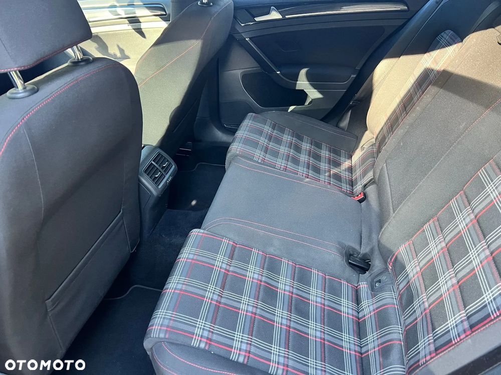 Volkswagen Golf 2.0 TSI BMT GTI DSG - 10