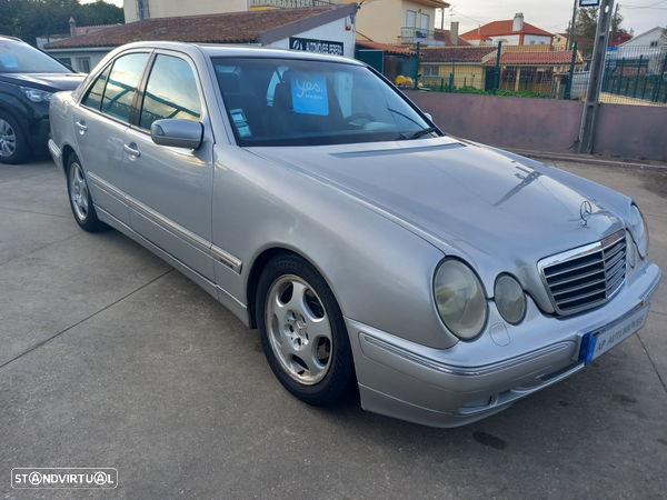 Mercedes-Benz E 220