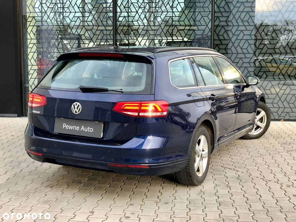 Volkswagen Passat - 12