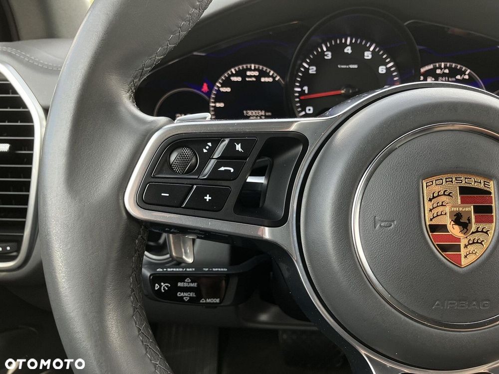 Porsche Cayenne Standard - 24