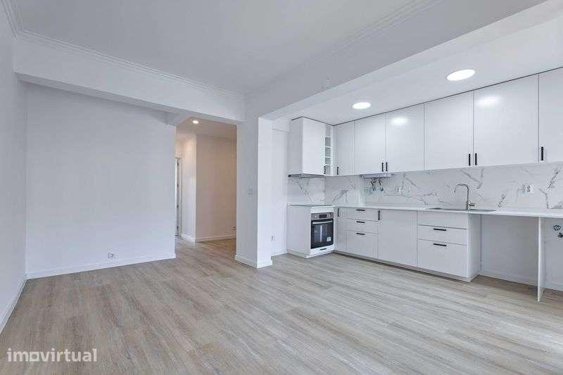 T2 TOTALMENTE REMODELADO E PRONTO A HABITAR EM AGUALVA - Grande imagem: 5/12