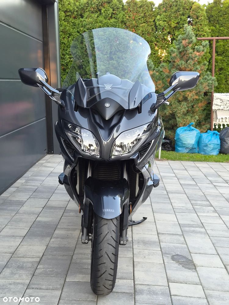 Yamaha FJR - 19
