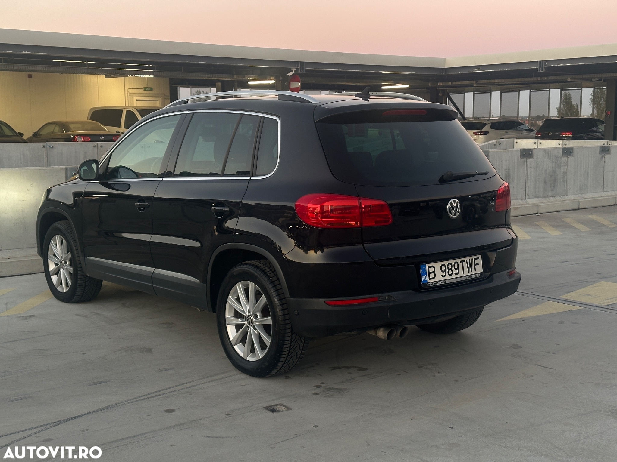 Volkswagen Tiguan 2.0 TDI DPF 4Motion BlueMotion Technology DSG Exclusive - 4