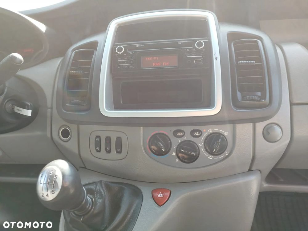Opel Vivaro - 11