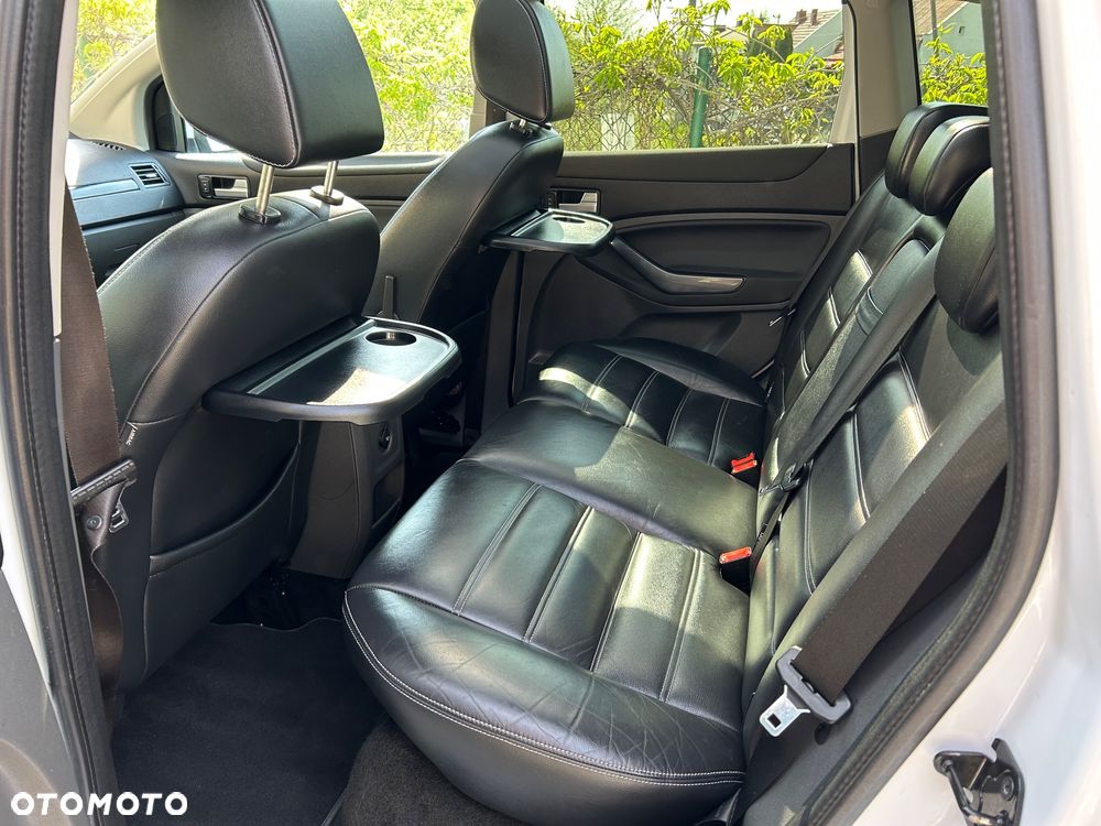 Ford Kuga 2.0 TDCi 2x4 Titanium - 20