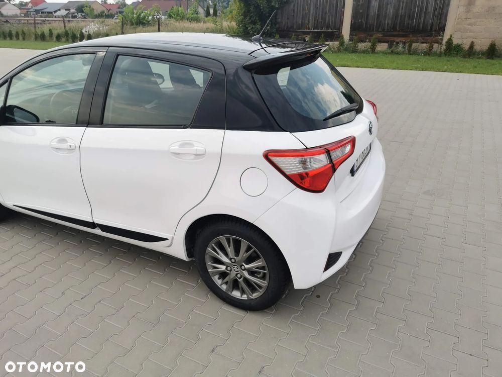 Toyota Yaris - 10