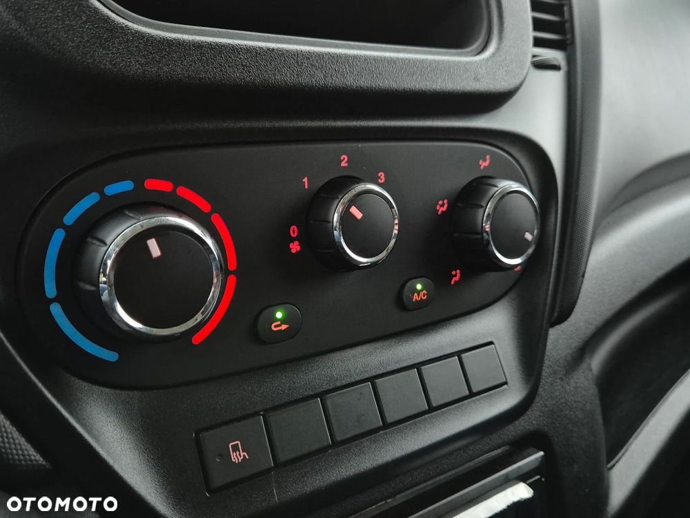 Iveco Daily 50C15 / 35C15 3.0HPi, kontener 8PAL, Winda 750KG - 13