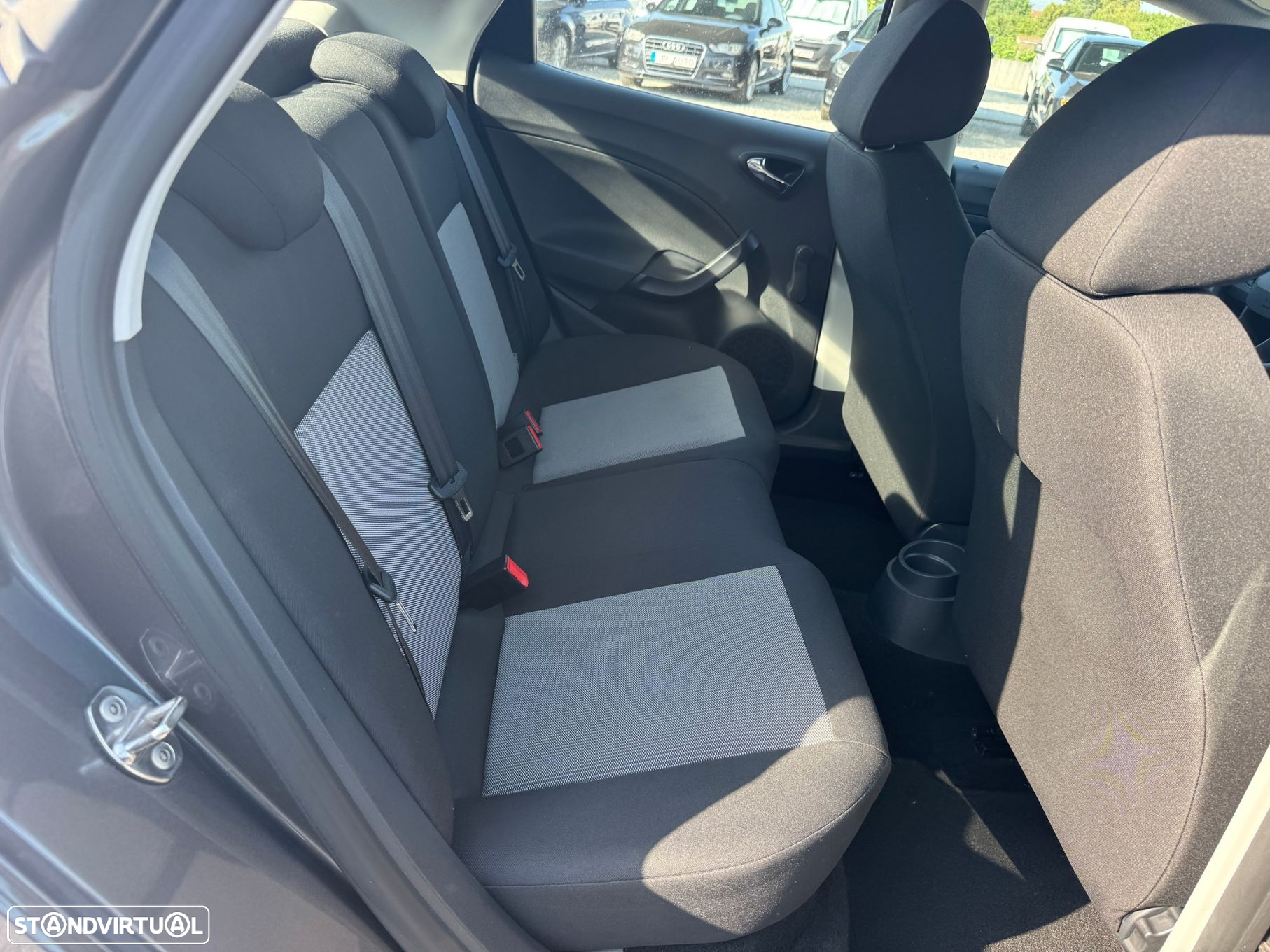 SEAT Ibiza 1.4 TDI Ecomotive Reference - 13