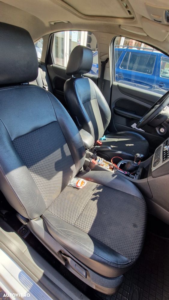 Ford Focus 1.6 TDCi DPF Fun X - 8