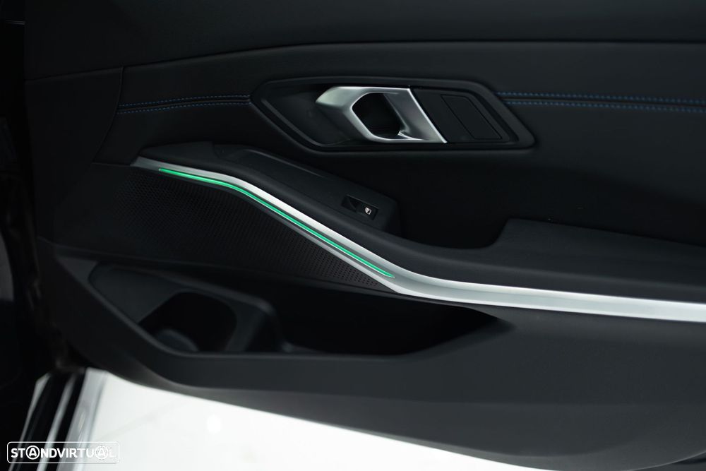 BMW 320 d xDrive Aut. M Sport - 45