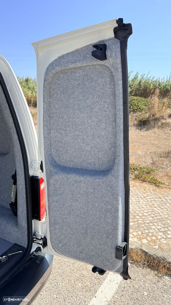 VW Caddy Maxi - 8