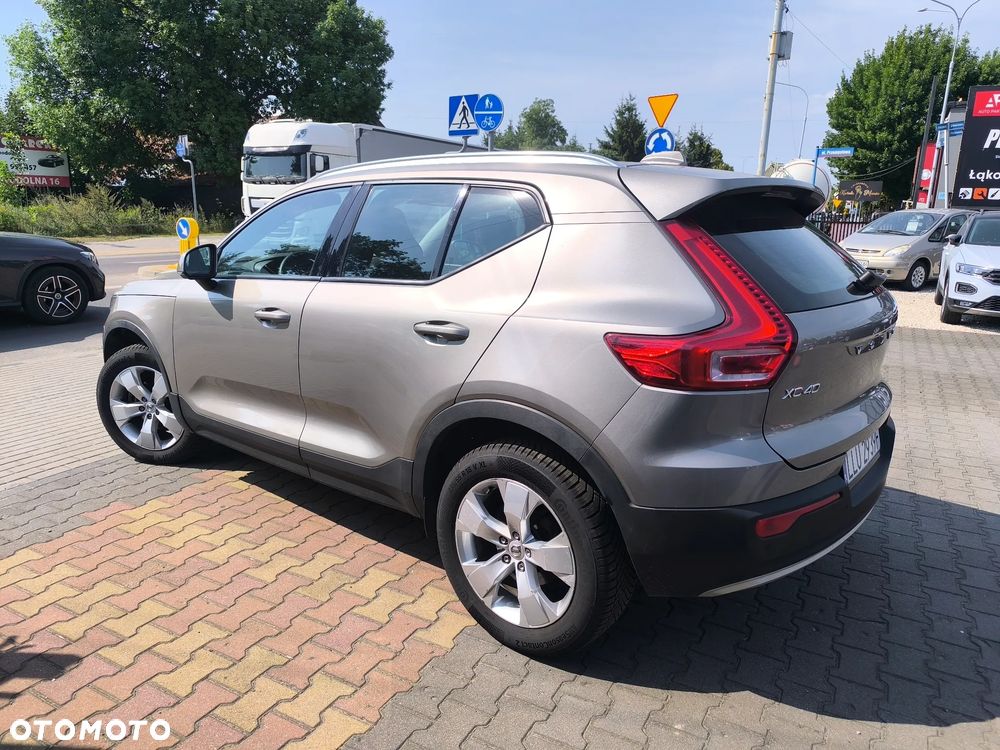 Volvo XC 40 T3 Momentum Pro - 26