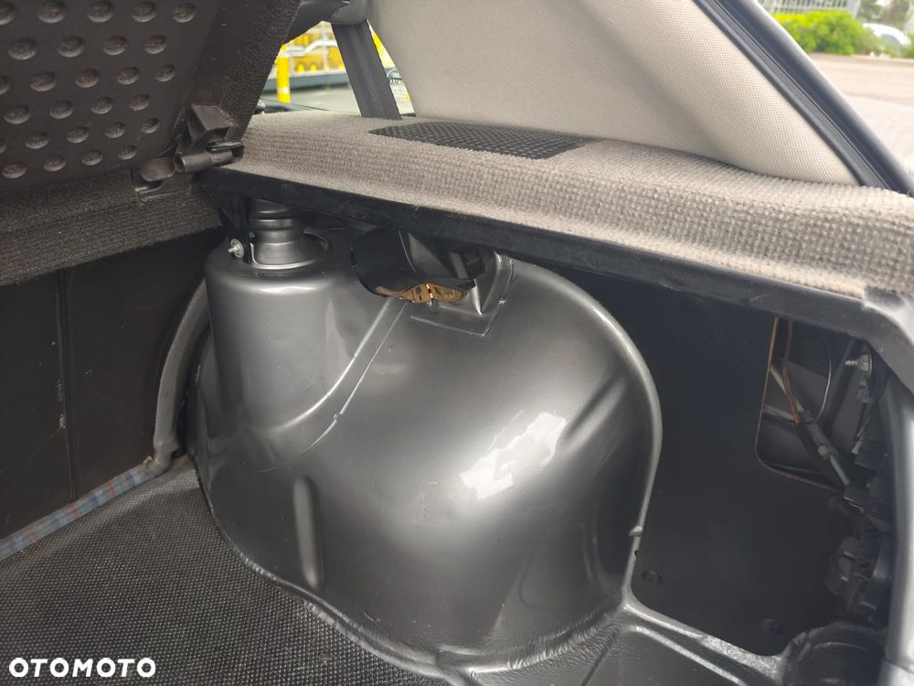 Volkswagen Golf 1.3 - 18