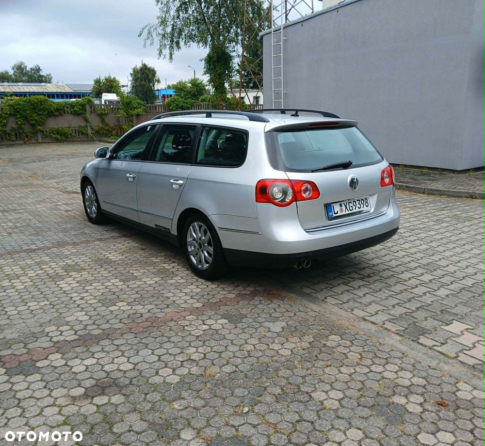 Volkswagen Passat - 4