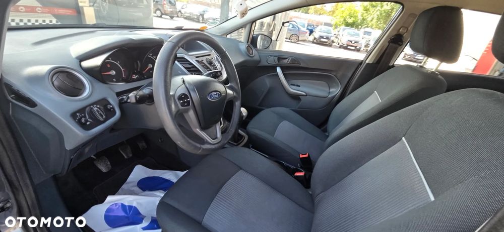 Ford Fiesta 1.25 Champions Edition - 28
