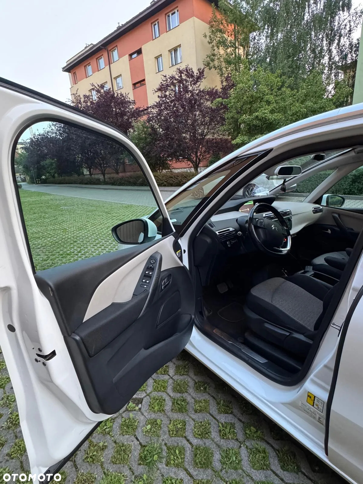 Citroën C4 Grand Picasso - 12