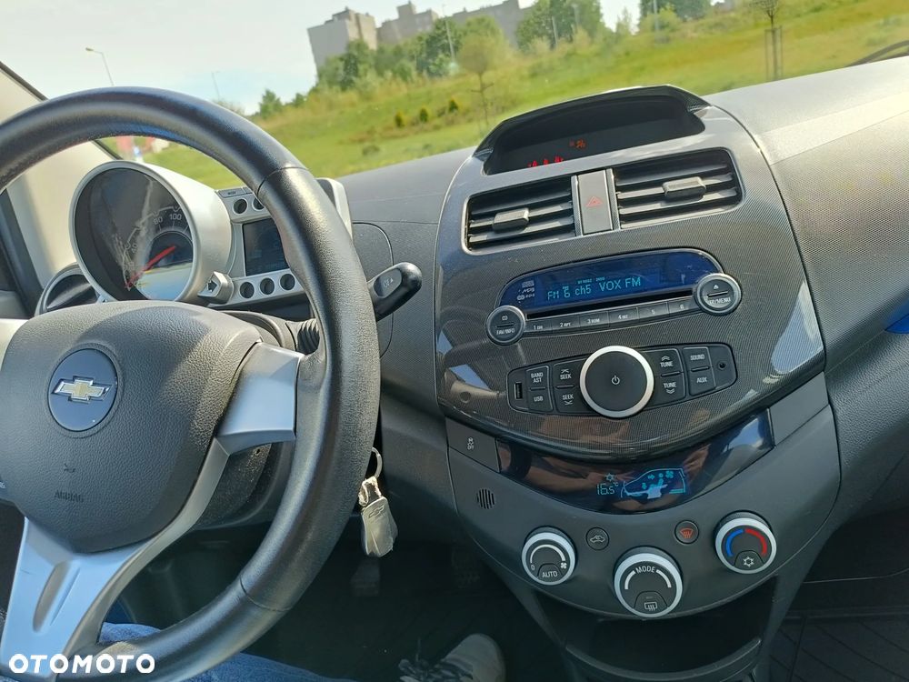 Chevrolet Spark 1.2 LT - 24
