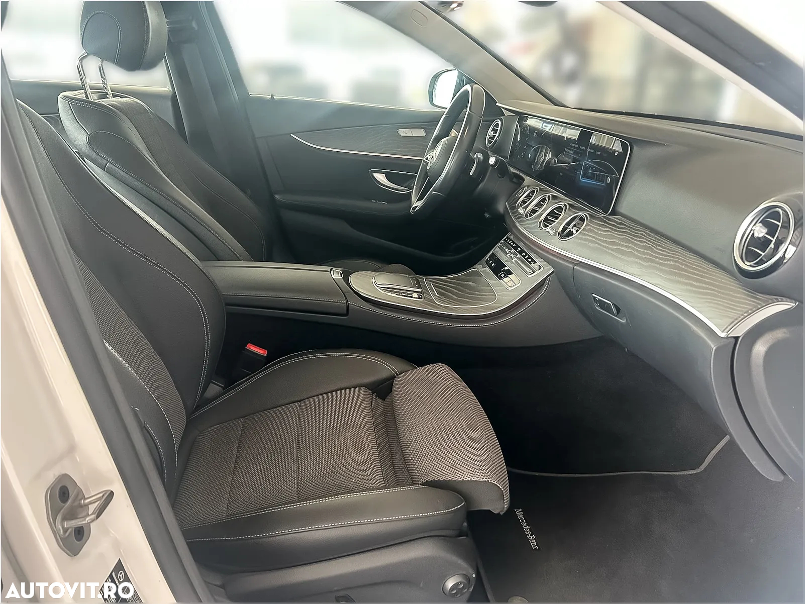 Mercedes-Benz E 300 de Aut. - 15