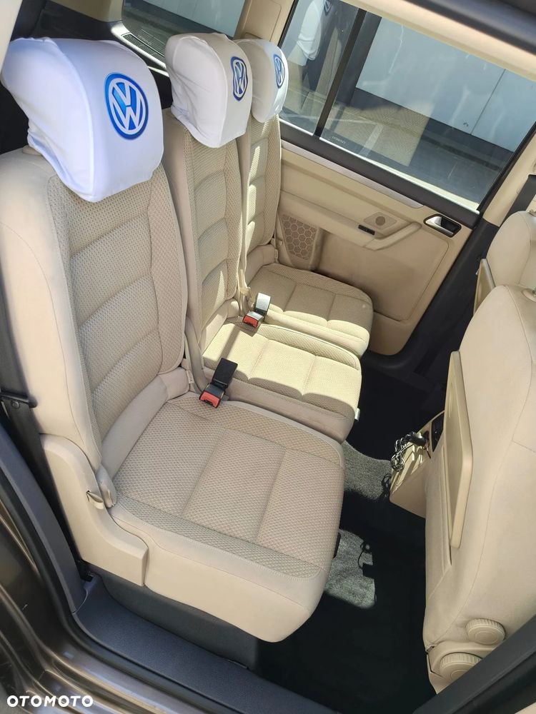Volkswagen Touran - 8