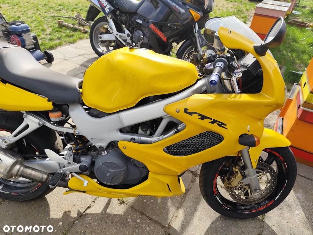Honda VTR - 3