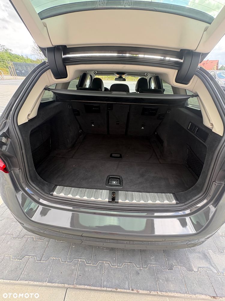 BMW Seria 3 320d Sport Line - 33