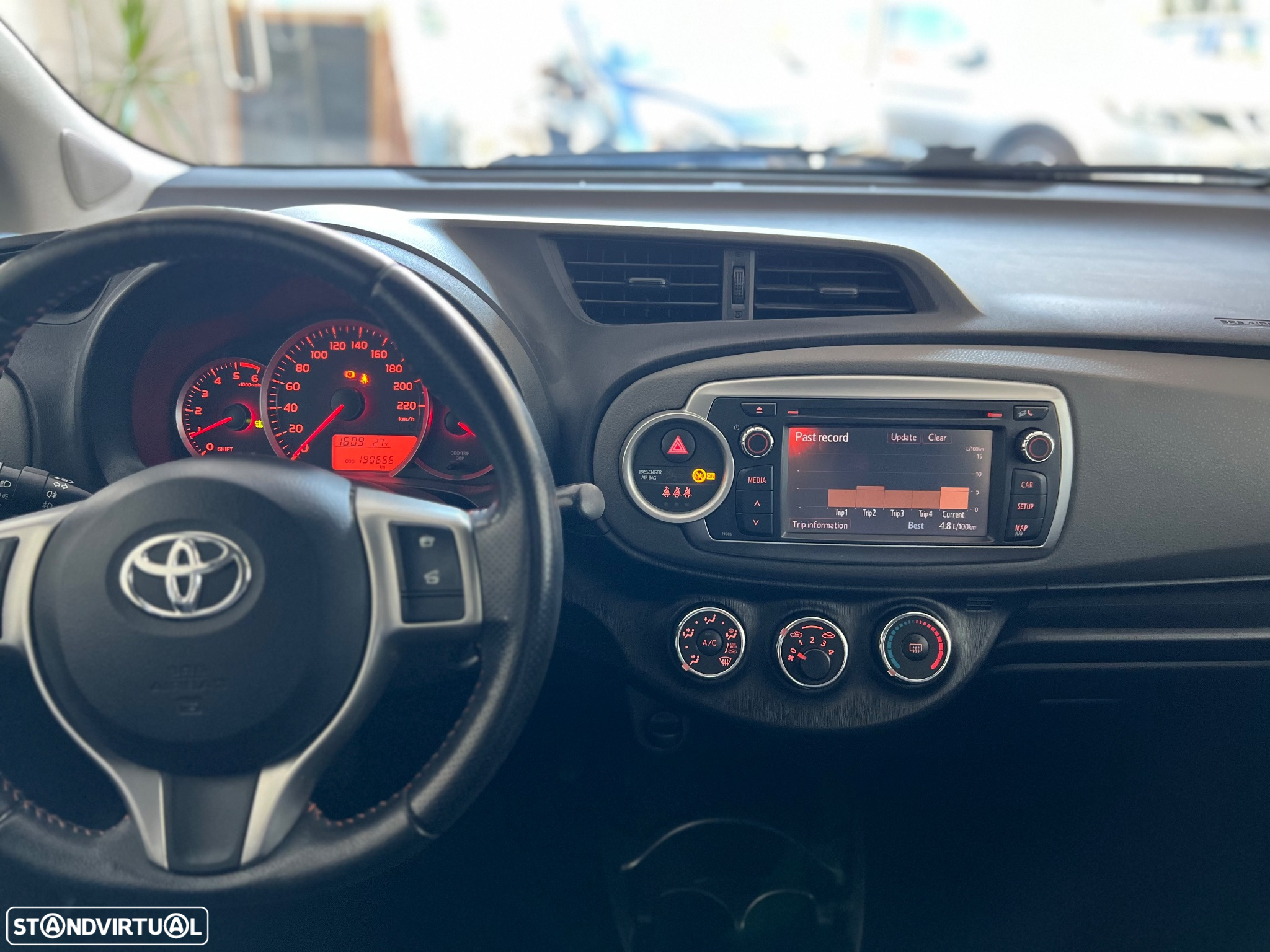 Toyota Yaris 1.4 D-4D Comfort - 10