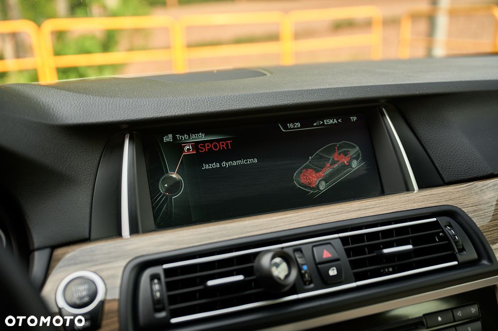 BMW Seria 5 525d xDrive Modern Line - 38