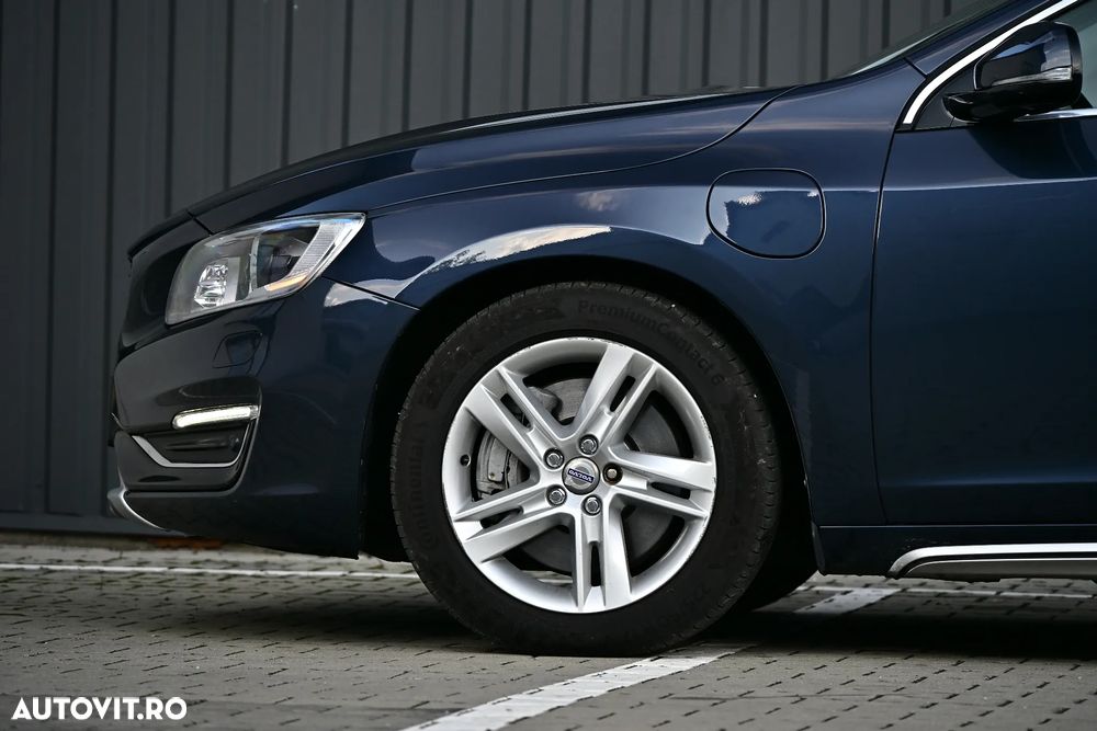 Volvo V60 D6 Plug-In-Hybrid AWD Geartronic Summum - 39