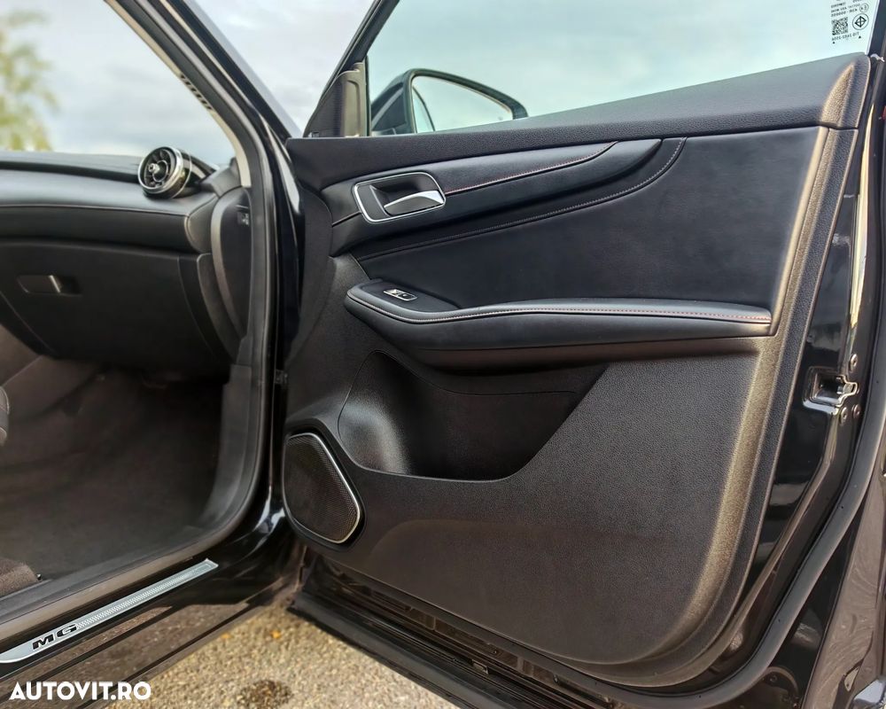 MG EHS 1.5T-GDI PHEV Luxury - 18