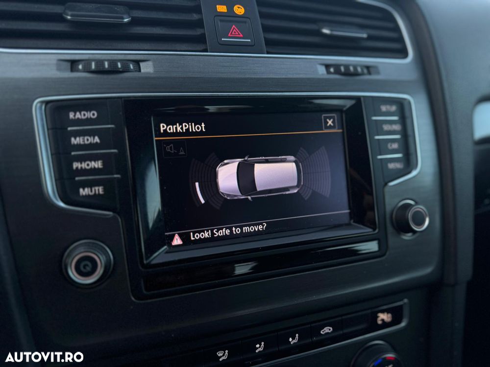 Volkswagen Golf 2.0 TDI (BlueMotion Technology) DSG Comfortline - 14