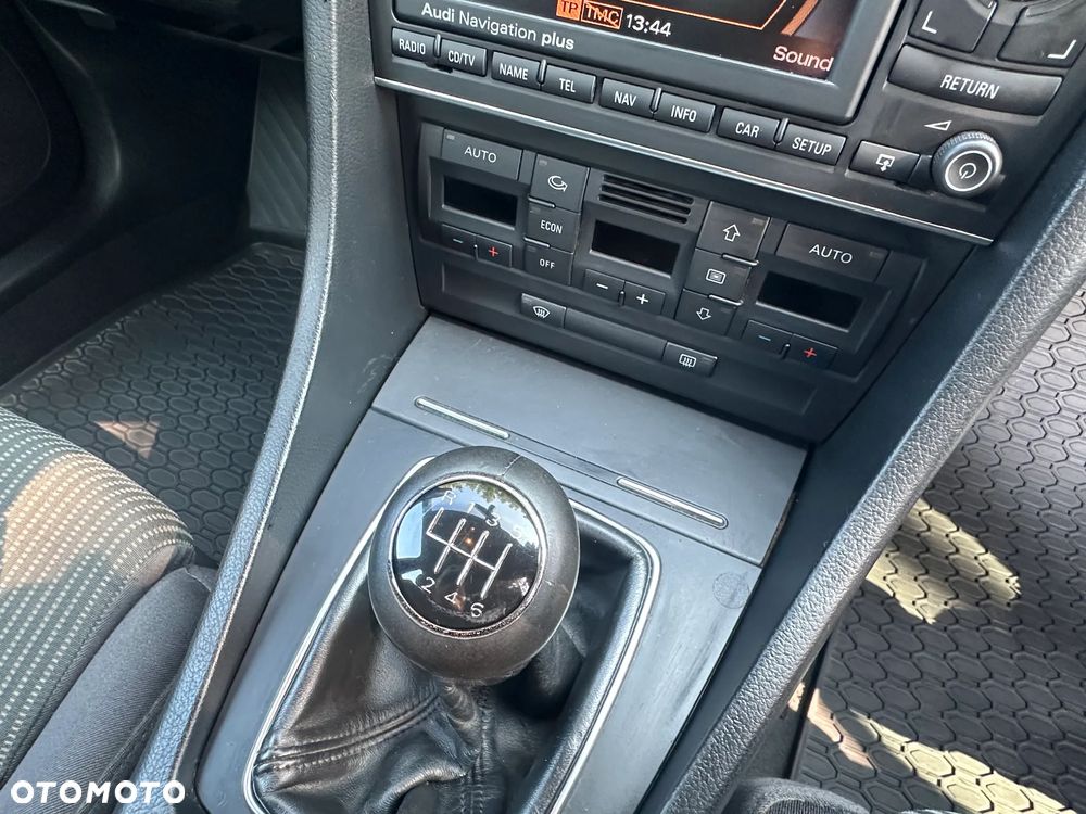 Audi A4 Avant 2.0 TDI DPF - 14