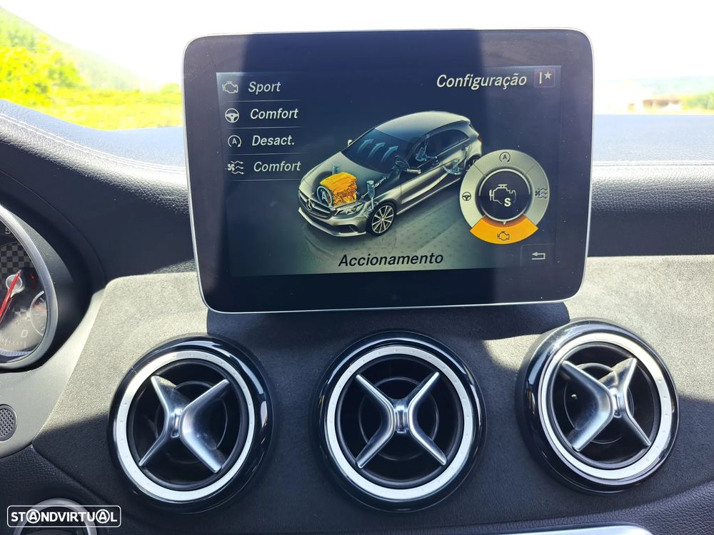 Mercedes-Benz A 200 (BlueEFFICIENCY) 7G-DCT AMG Sport - 32