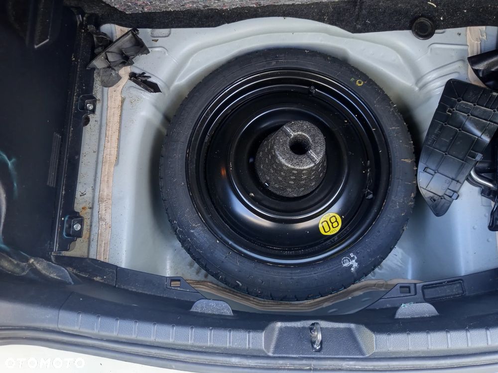 Toyota Yaris - 11