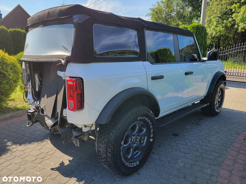 Ford Bronco - 4
