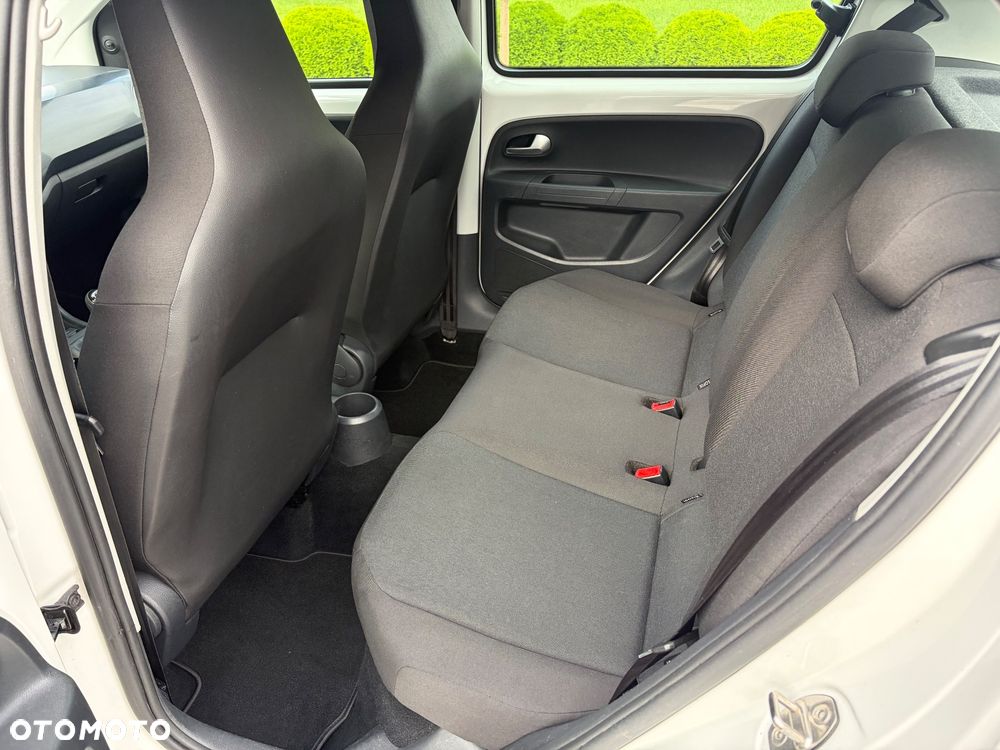 Volkswagen up! move - 10
