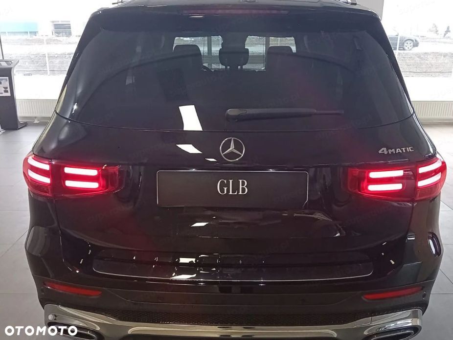 Mercedes-Benz GLB 200 AMG Line 7G-DCT - 5