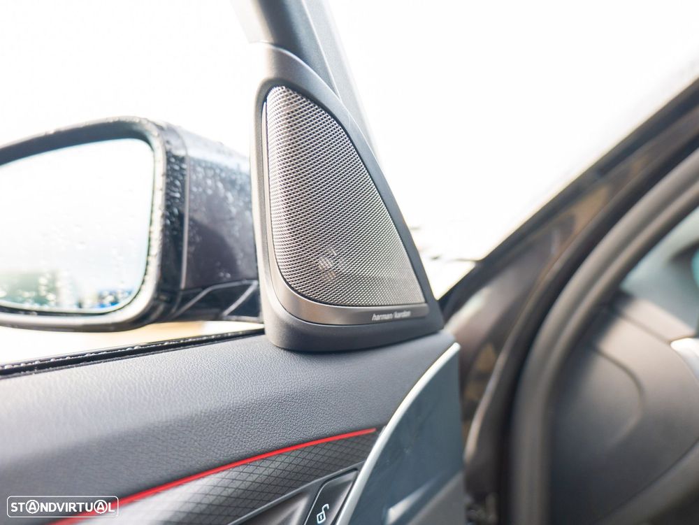 BMW 520 d Pack Desportivo M Auto - 32