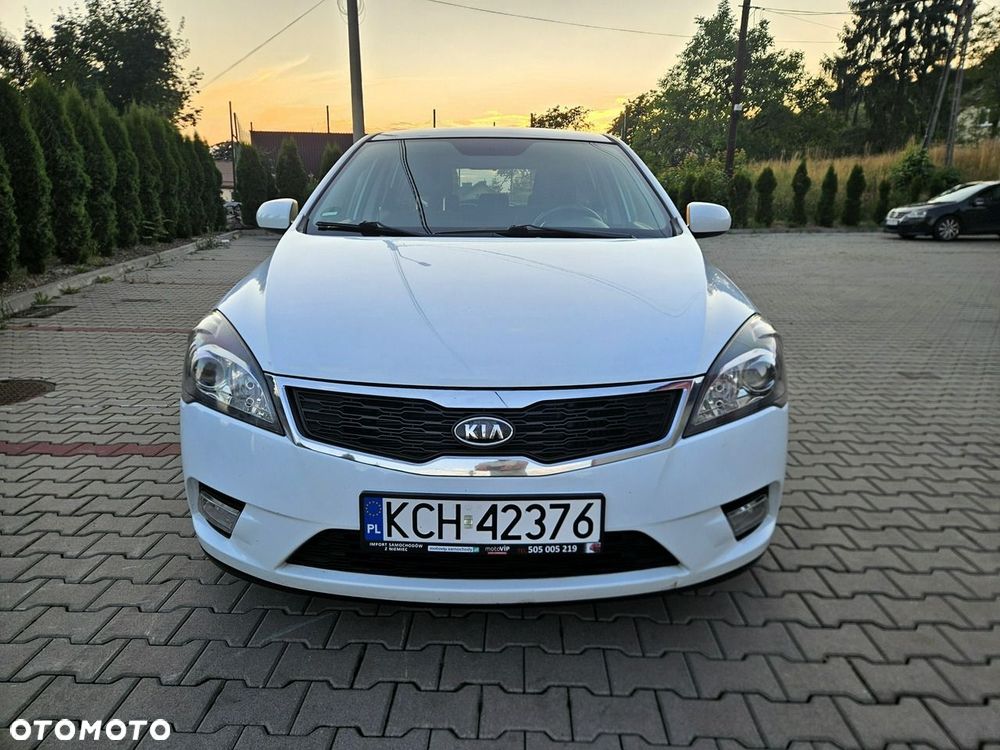 Kia Ceed 1.6 CRDi 90 ISG Spirit - 13