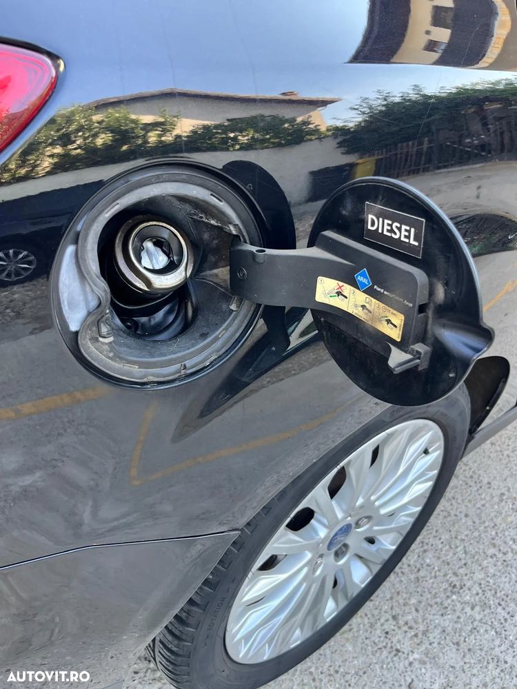 Ford Focus 2.0 TDCI DPF Powershift Titanium - 23