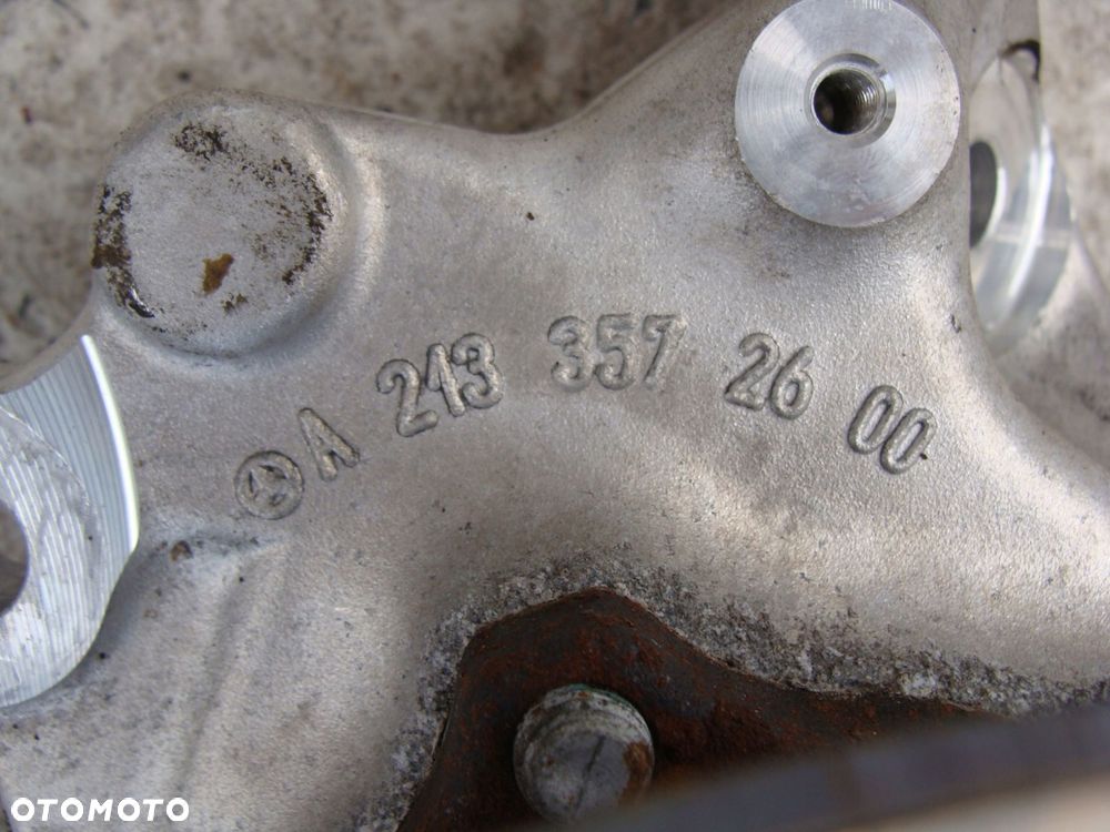 zwrotnica piasta tył prawy mercedes e-klasa w213 a2133572600 - 2