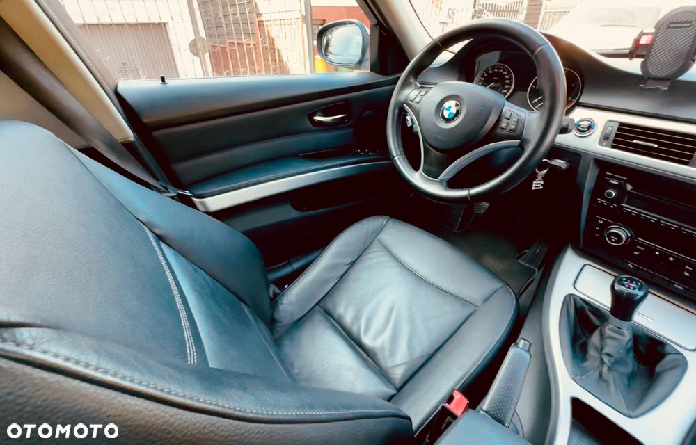BMW Seria 3 320d - 15