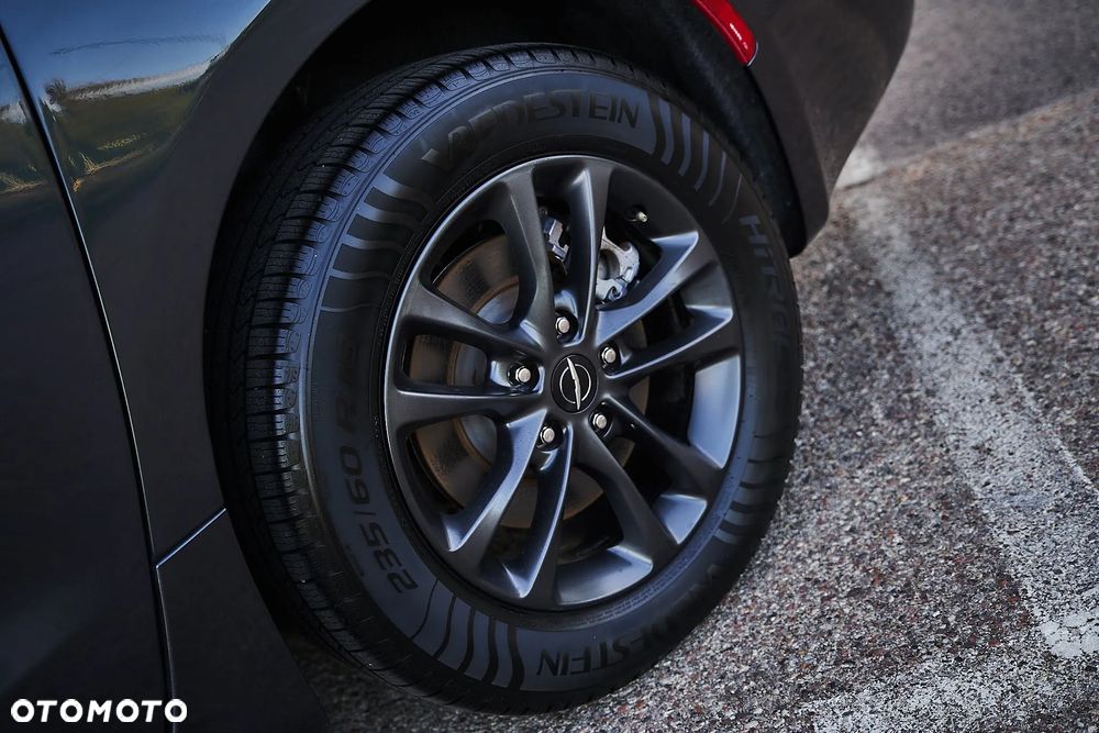 Chrysler Pacifica - 32