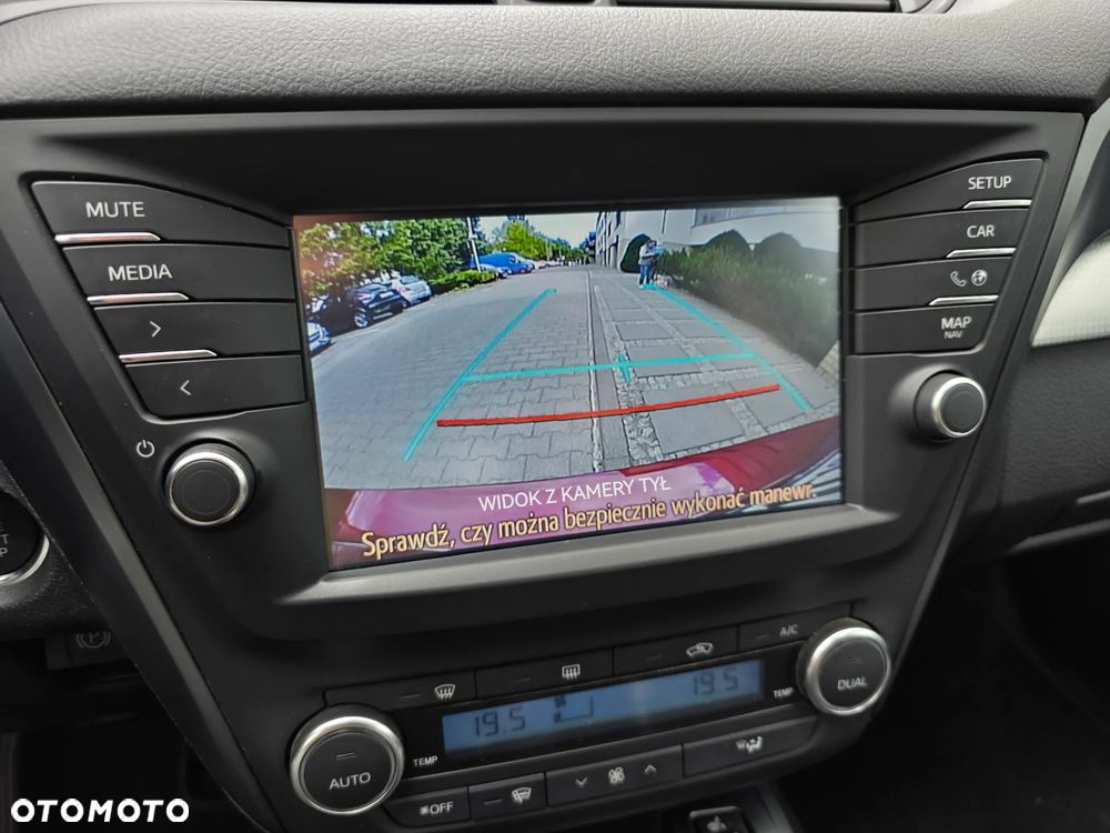 Toyota Avensis - 32