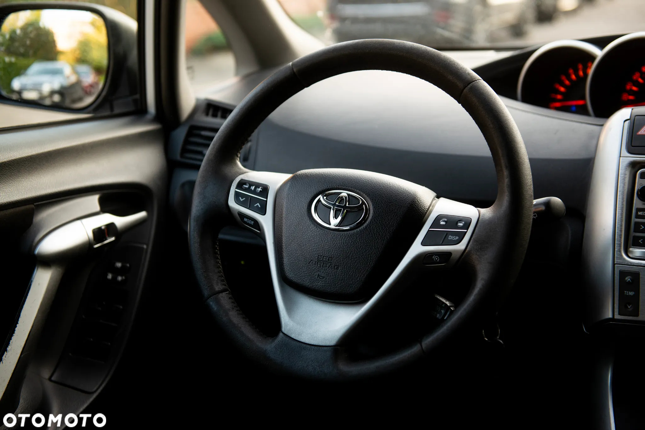 Toyota Verso 1.8 7-Sitzer Executive - 32