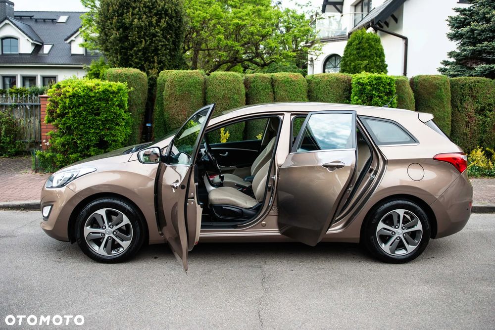 Hyundai i30 1.6 Comfort - 9