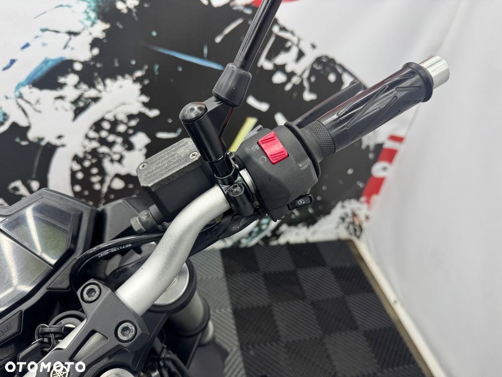 Yamaha MT - 27