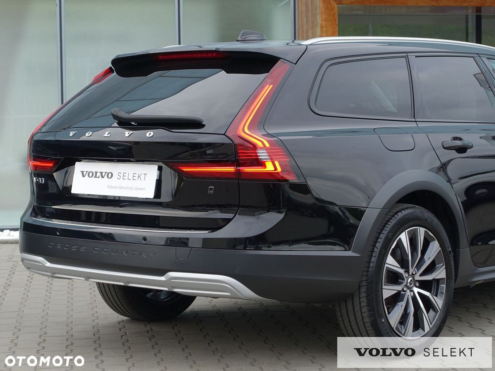 Volvo V90 Cross Country - 10