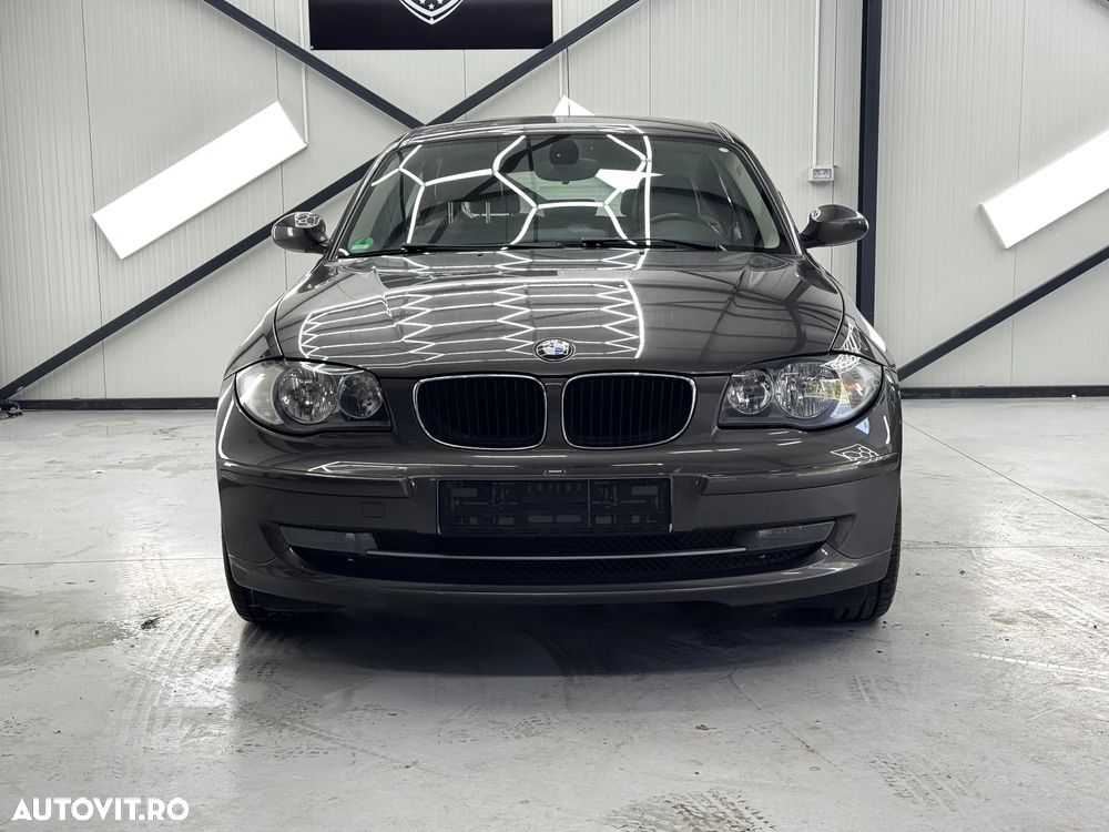 BMW Seria 1 120d DPF Aut. - 2